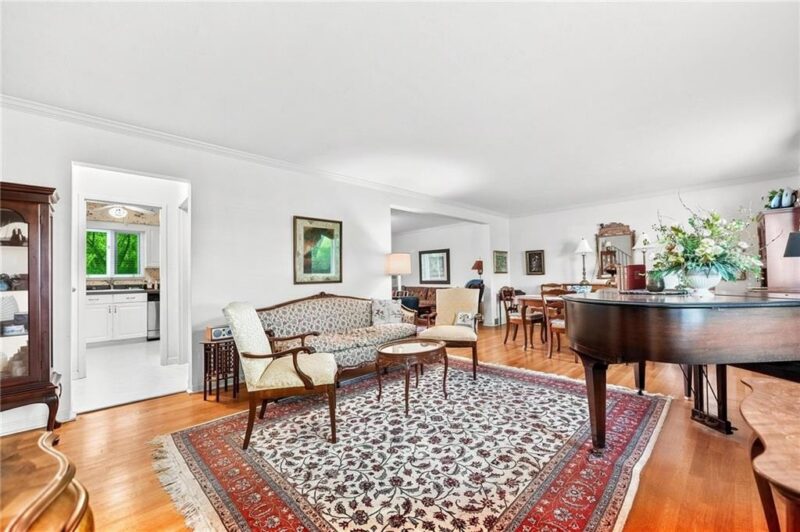 831 Alden Dr — photo 5