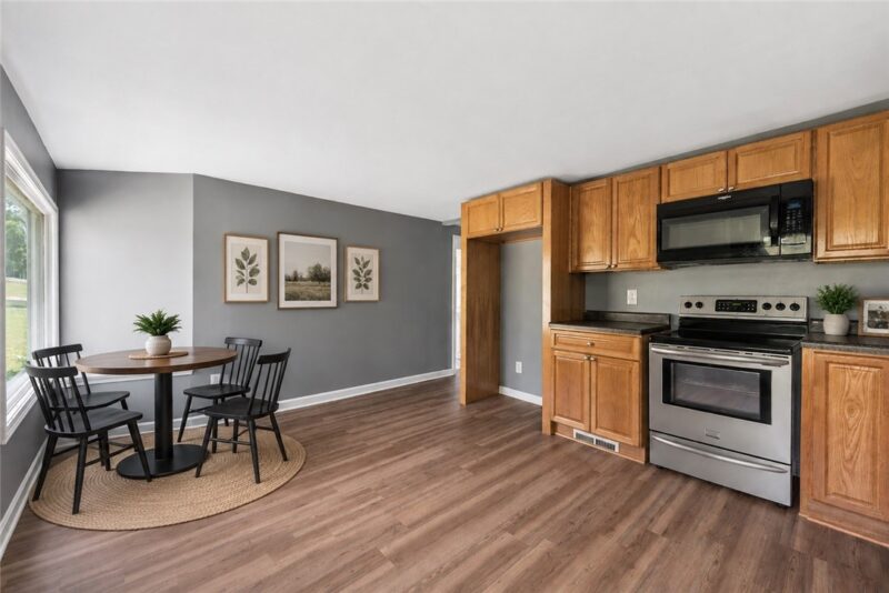 690 Brownstown Rd — photo 8