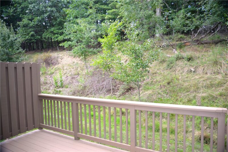 721 Bush Dr — photo 4