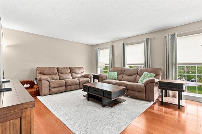 721 Bush Dr — photo 6