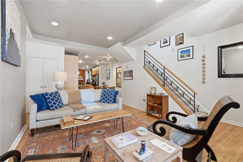 1239 Resaca Pl — photo 4