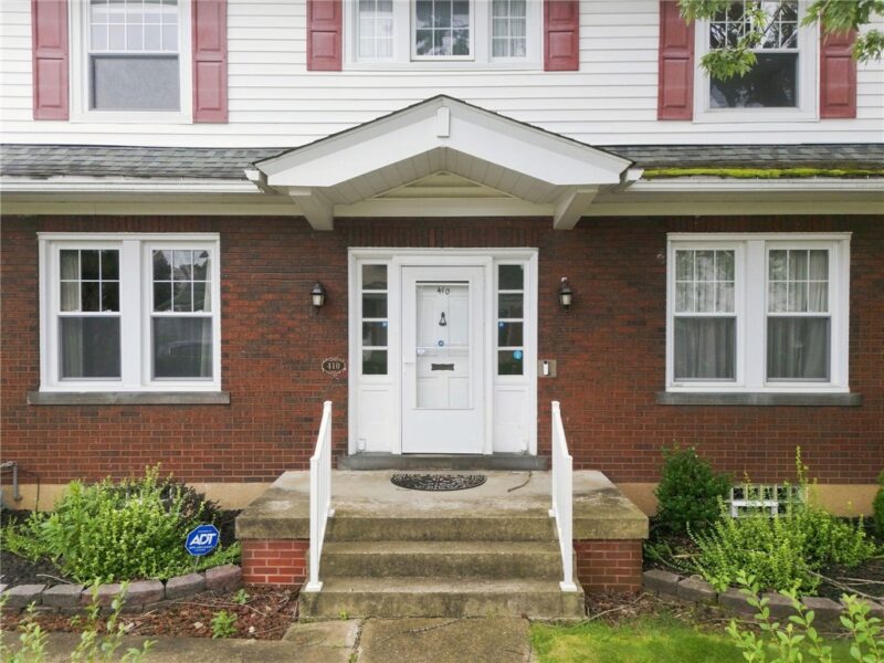 410 Margaret Street — photo 2