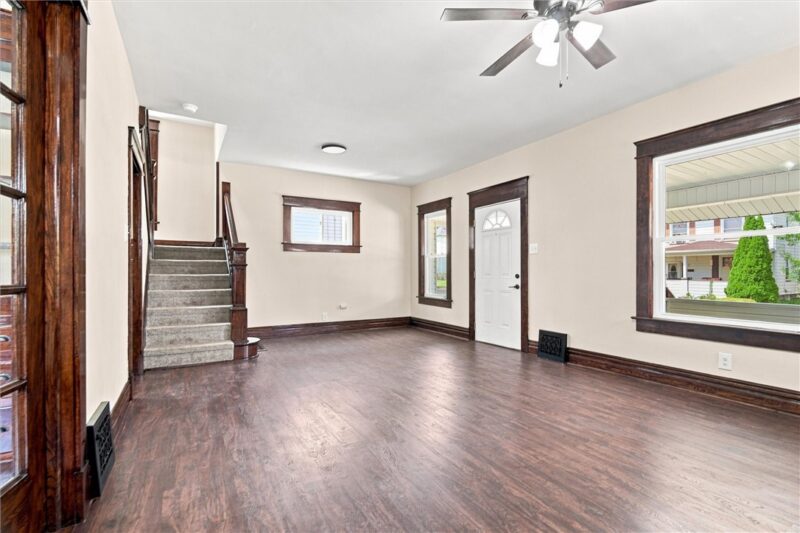 320 E Northview Ave — photo 6
