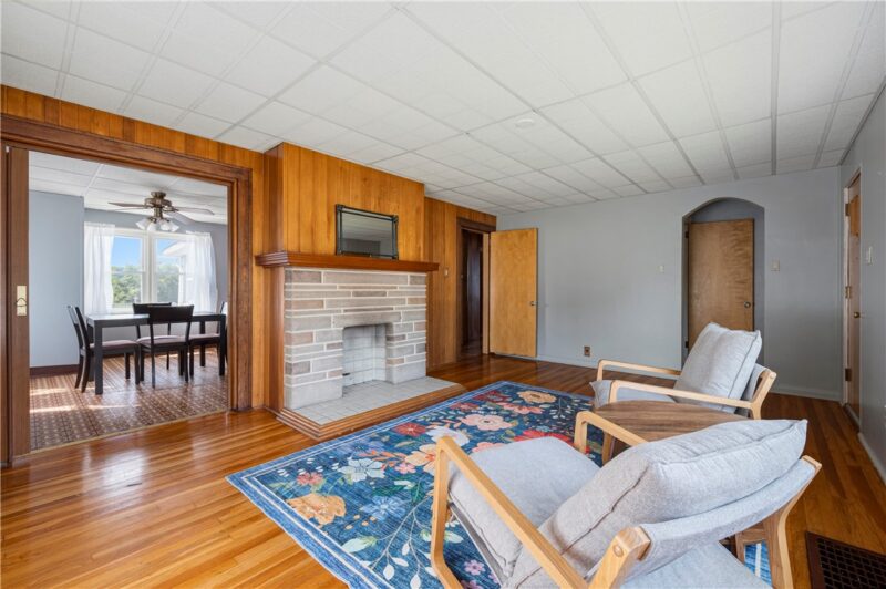 223 Pershing Dr — photo 6