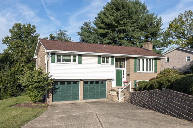 137 Mcgregor Dr — photo 2