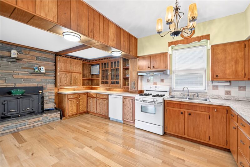 2980 Ruthwood Ave — photo 4