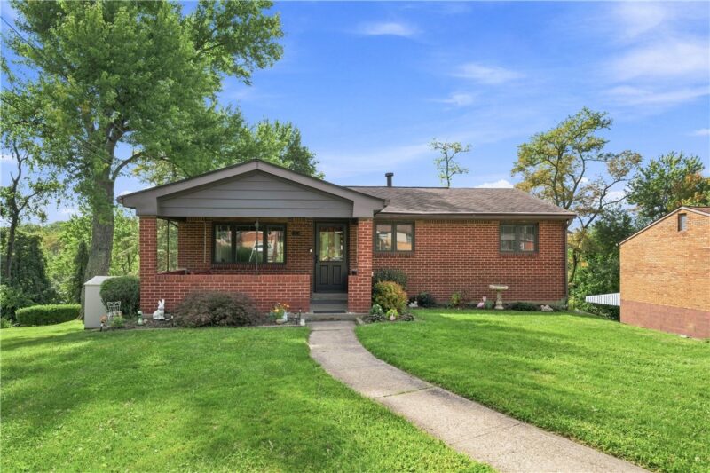737 Providence Dr — photo 2