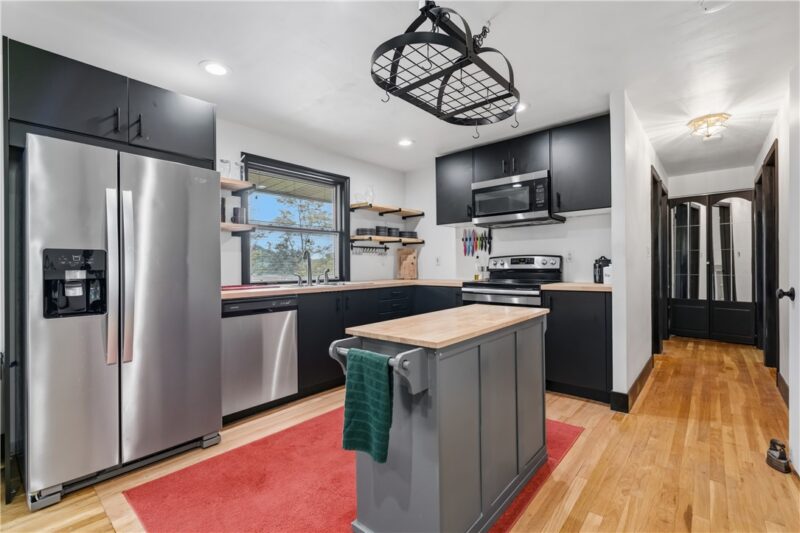 737 Providence Dr — photo 6
