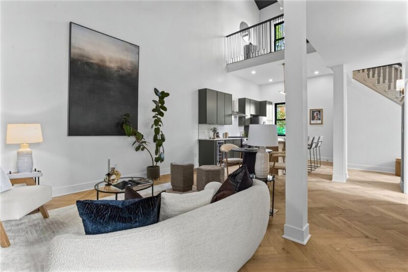 2037 forbes ave — photo 4