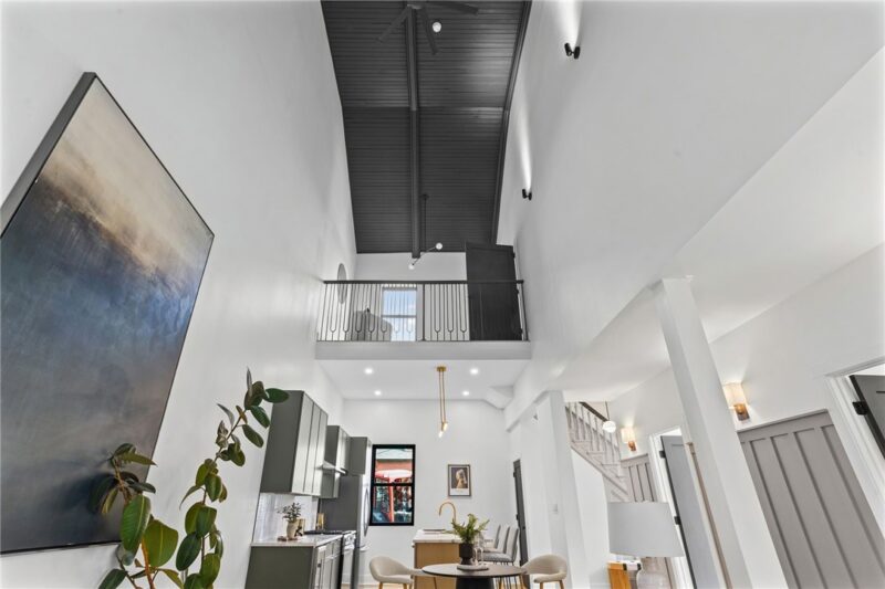 2037 forbes ave — photo 8