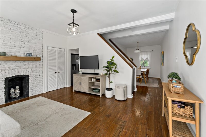1210 Chislett St — photo 3