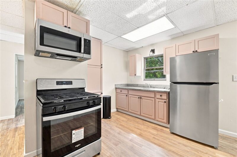 104 Solar St — photo 3