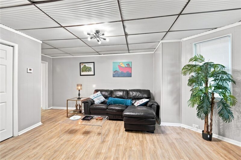 225 Spring Ave — photo 4