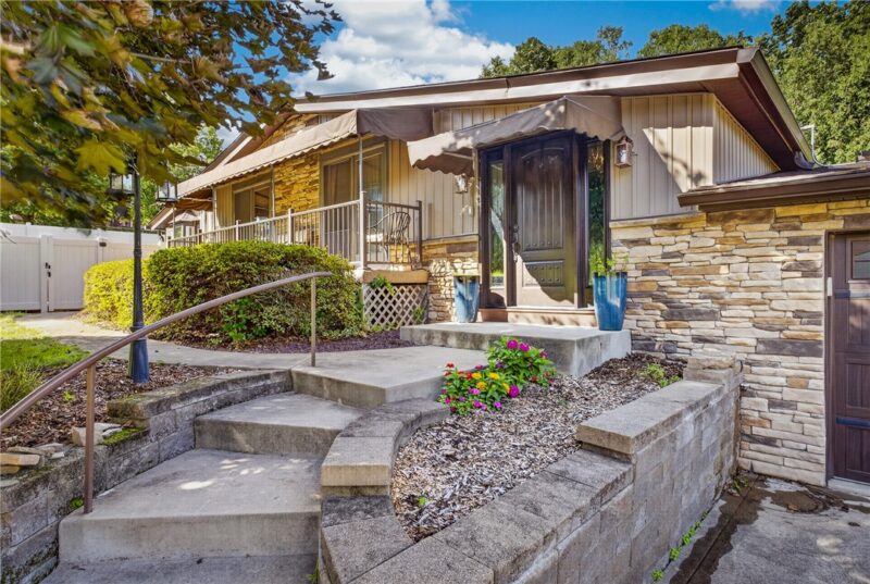 19 Ellen Dr — photo 3