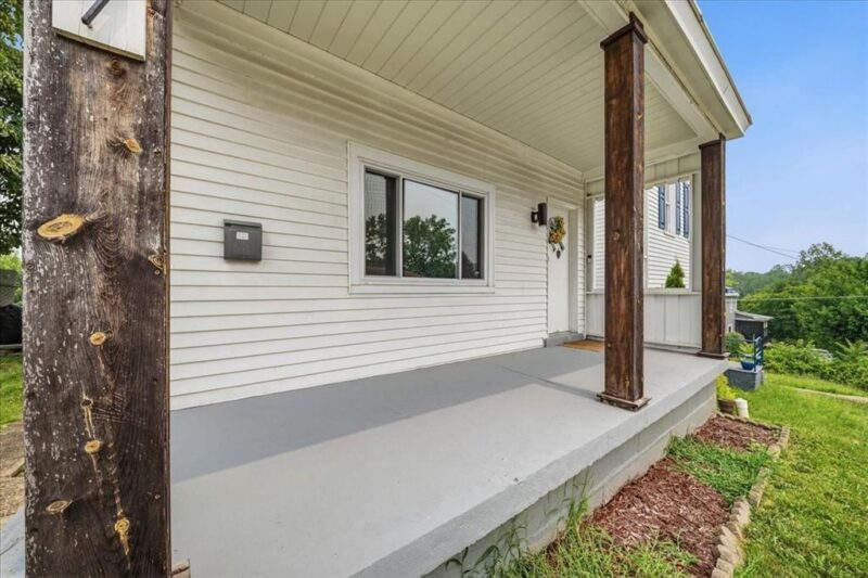 237 Mary STREET — photo 2