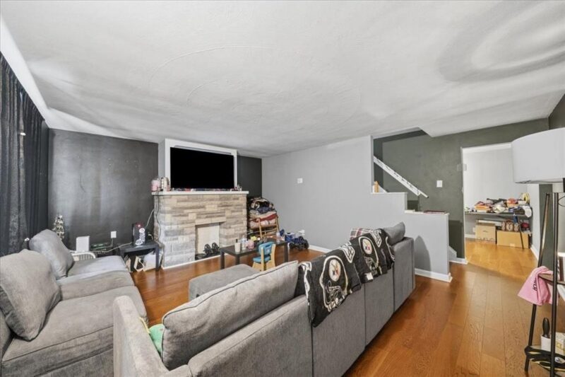 237 Mary STREET — photo 5