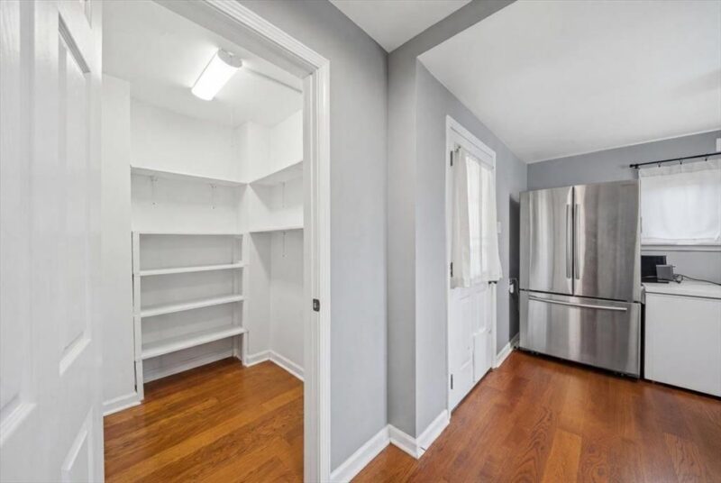 237 Mary STREET — photo 6