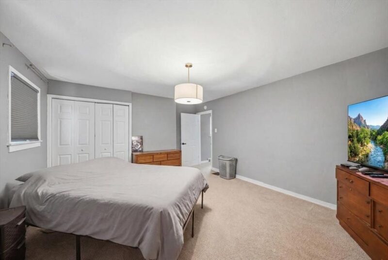 237 Mary STREET — photo 7