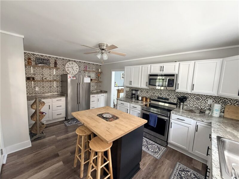 751 Freeport Rd — photo 3