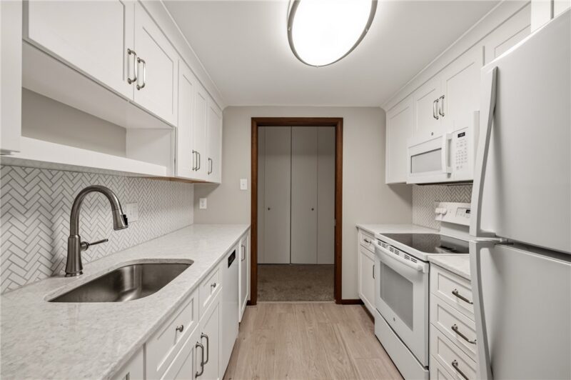 5600 Munhall Rd 601 — photo 3