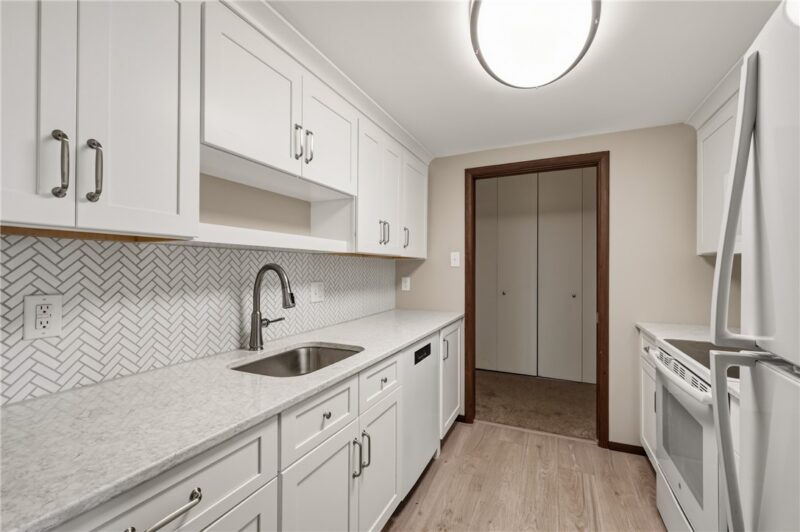 5600 Munhall Rd 601 — photo 4