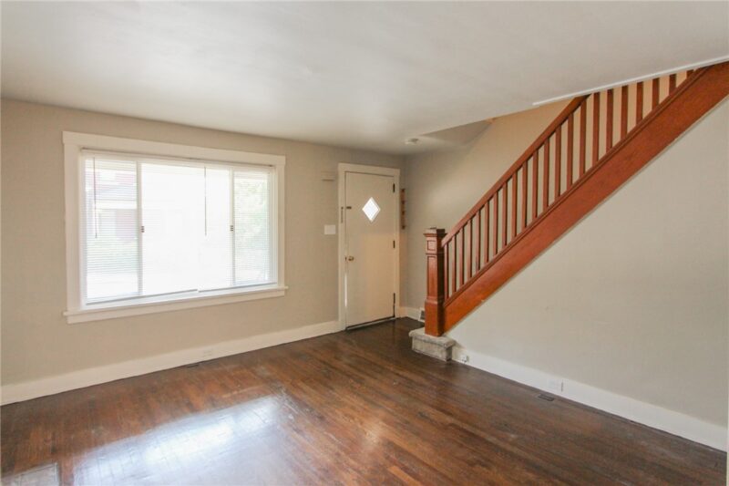 323 Main St — photo 5