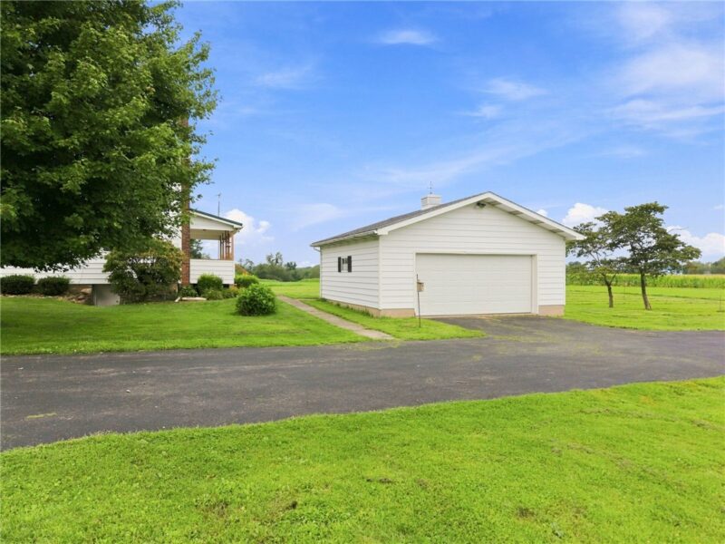 985 E Pike Rd — photo 7