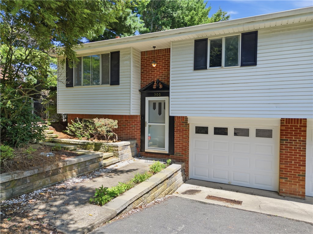 300 W Starz Rd — photo 1