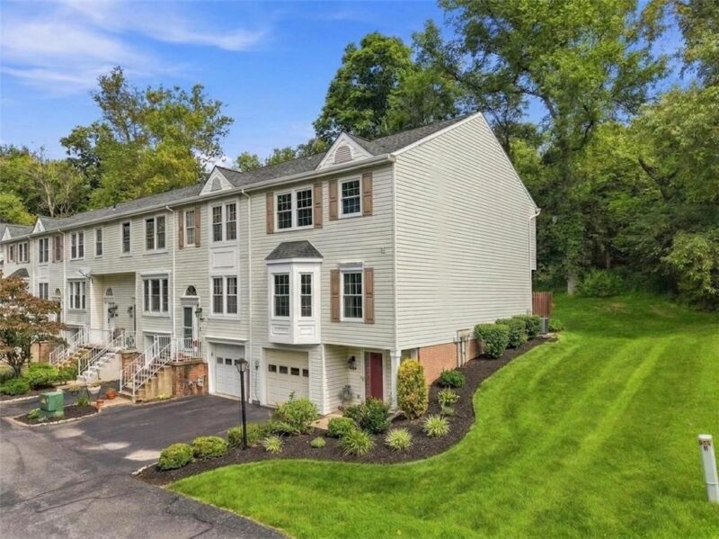 475 Cherryhill Dr — photo 3