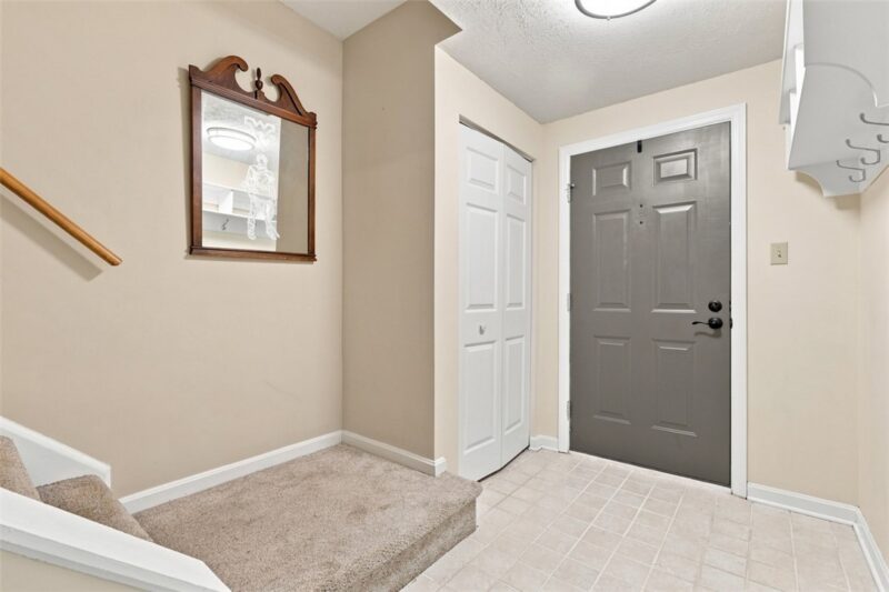 475 Cherryhill Dr — photo 5