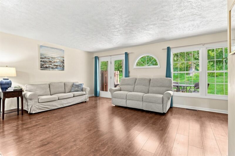 475 Cherryhill Dr — photo 8