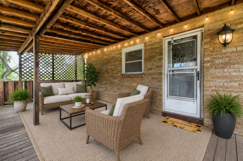 2040 Thomas DRIVE — photo 2