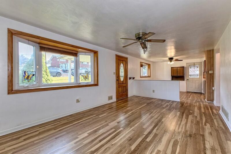 2040 Thomas DRIVE — photo 4