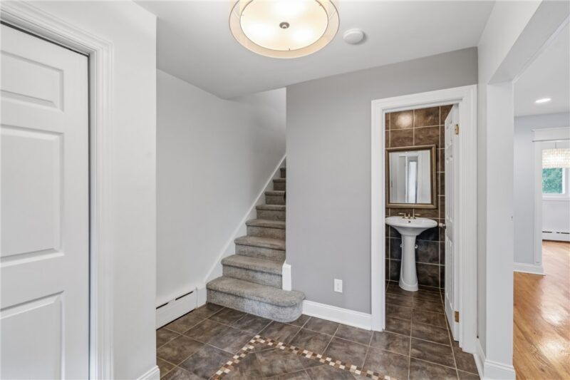 113 Biddle Ave — photo 4