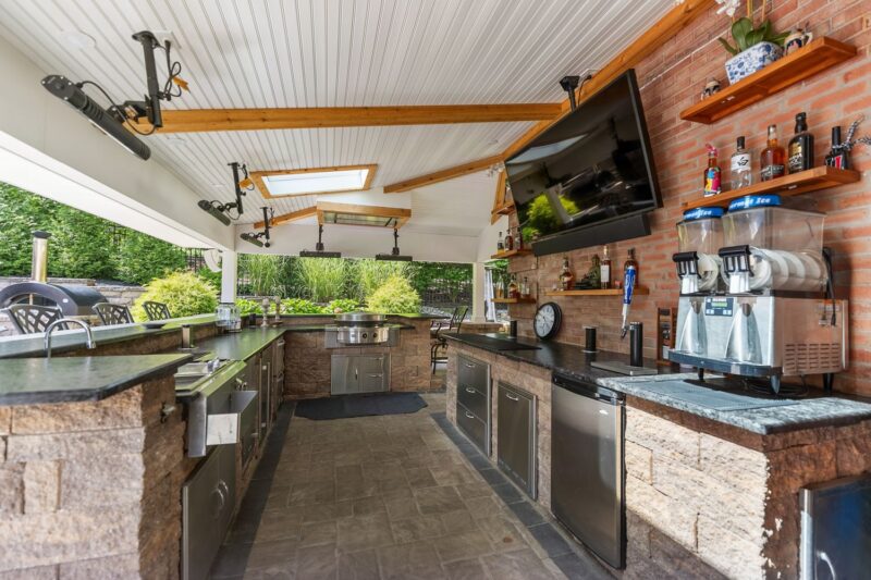 143 Devonwood Dr — photo 3