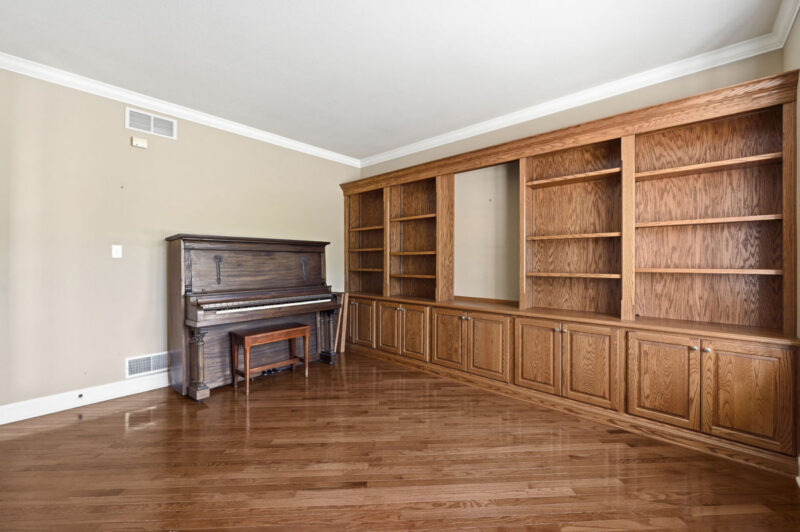 1571 Staunton Drive — photo 4