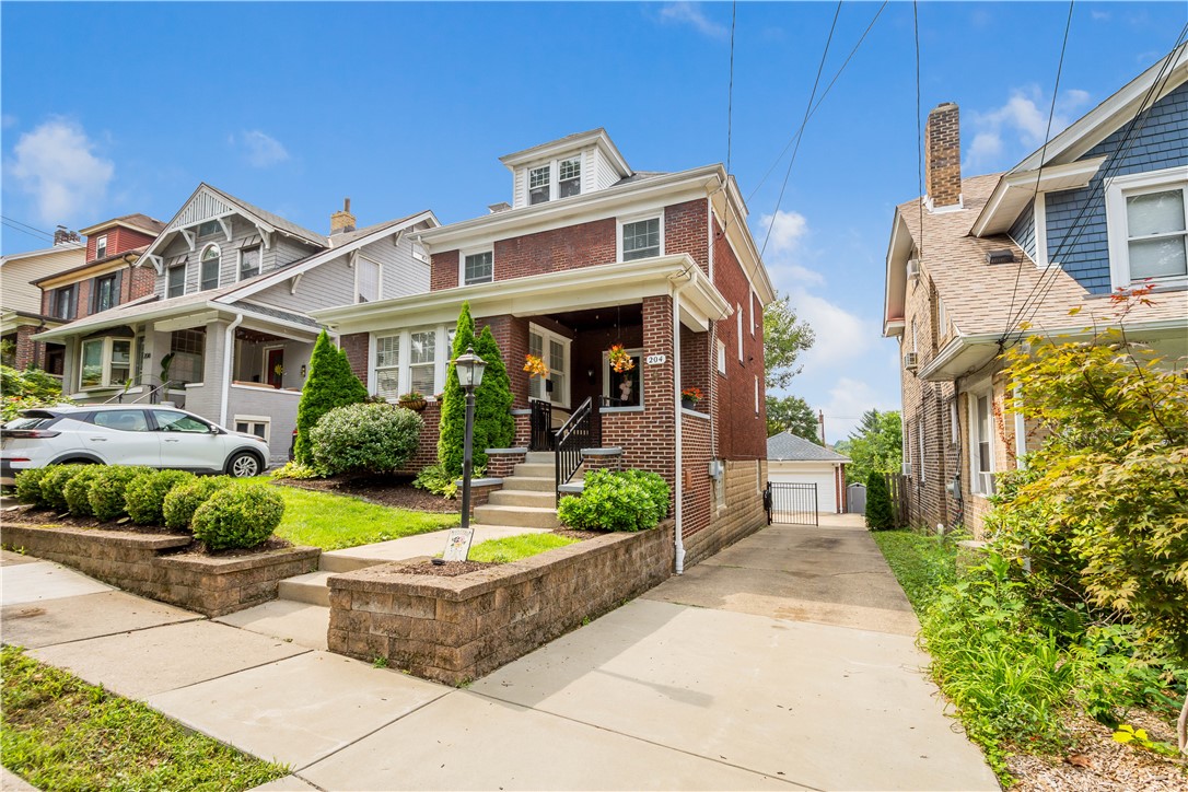204 Edward Avenue — photo 1