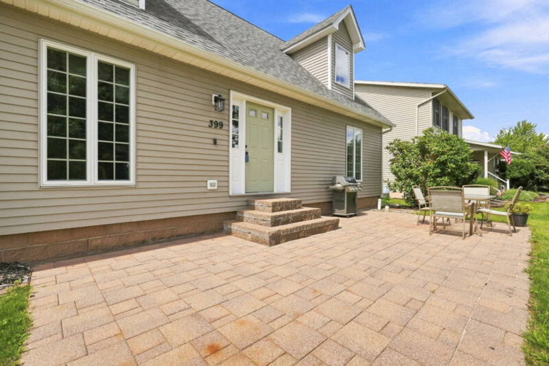 399 Lincoln Ave. — photo 3