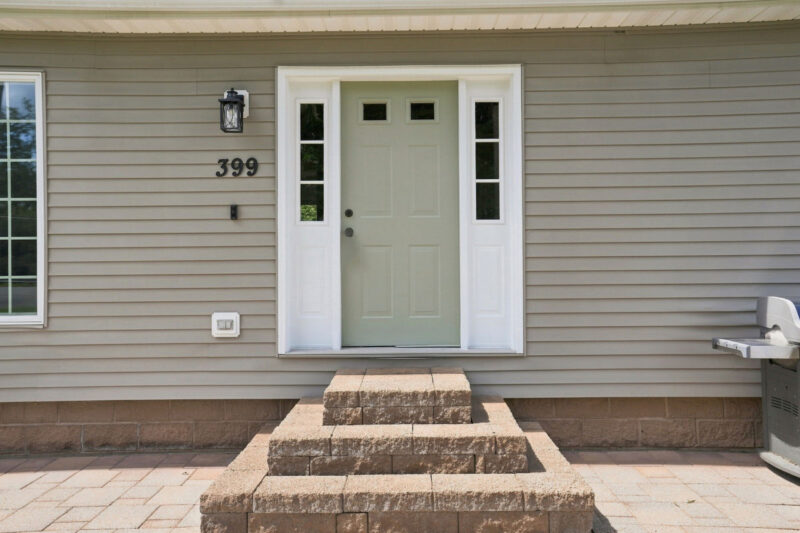 399 Lincoln Ave. — photo 4