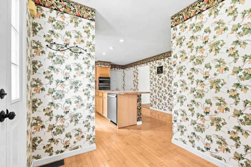 399 Lincoln Ave. — photo 6