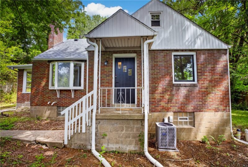 217 Curry Hollow Rd — photo 2