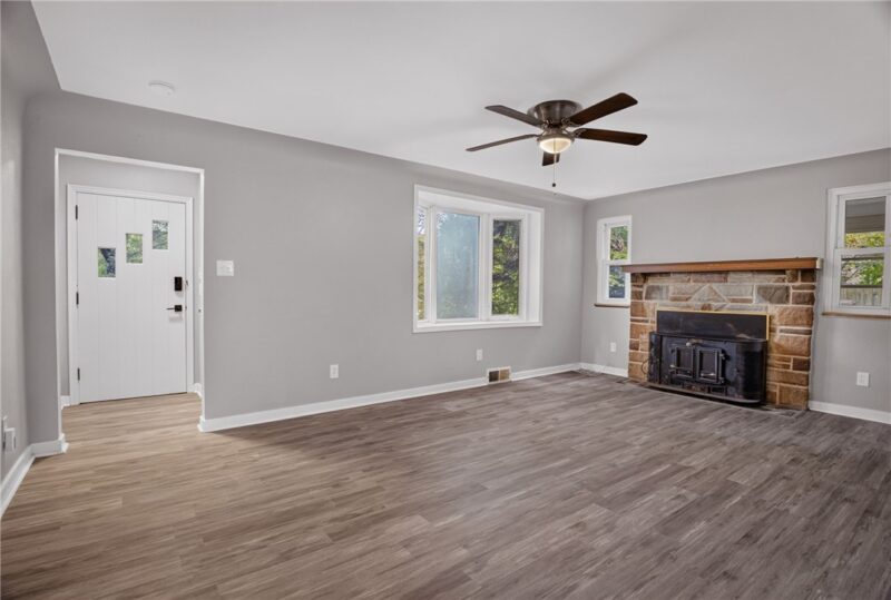217 Curry Hollow Rd — photo 3