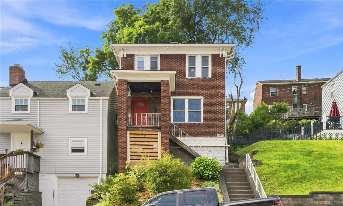 746 Montclair St — photo 1
