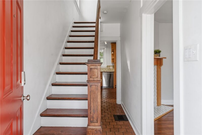 746 Montclair St — photo 4