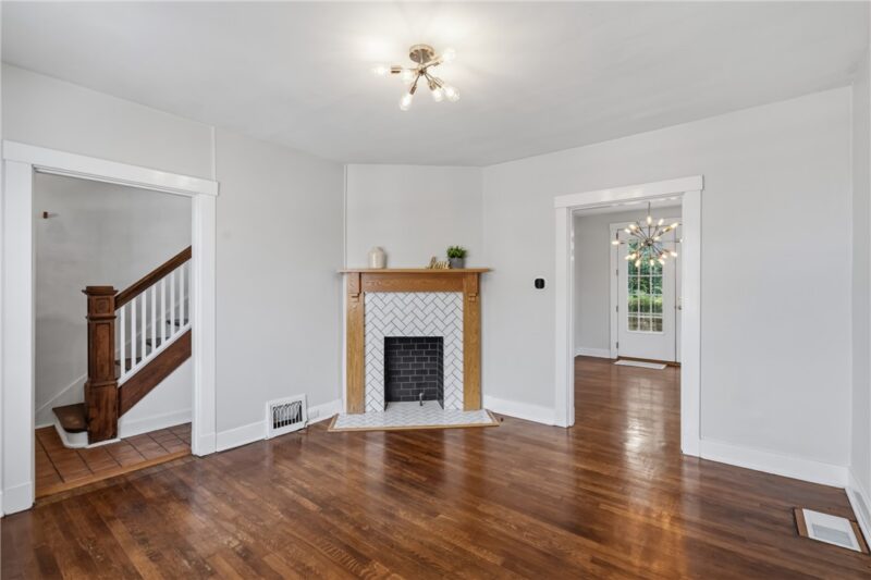 746 Montclair St — photo 5
