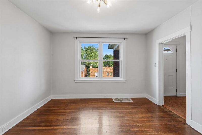 746 Montclair St — photo 7