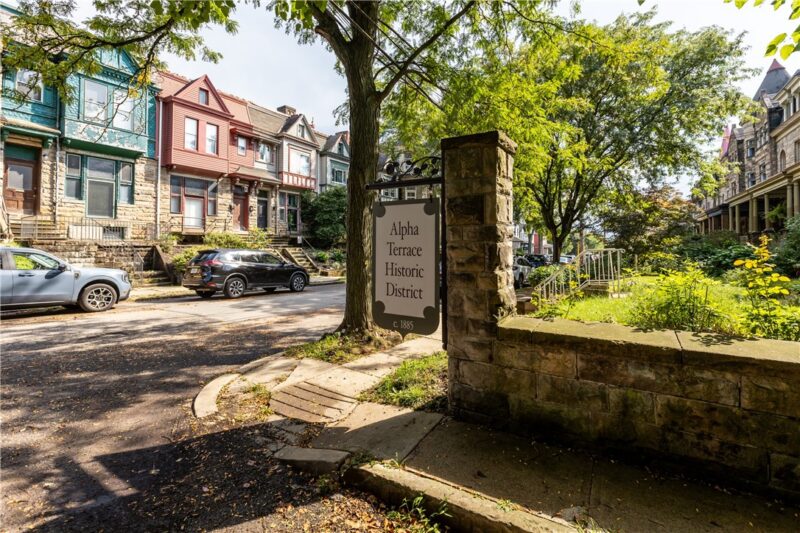 710 N Beatty St — photo 2