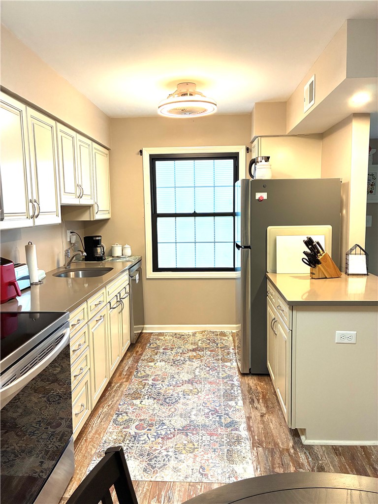1164 Pennsbury Blvd — photo 6