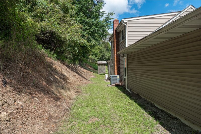 7300 Hutchinson — photo 4