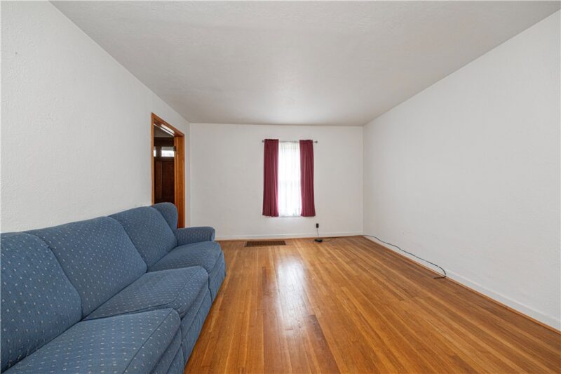 7300 Hutchinson — photo 7